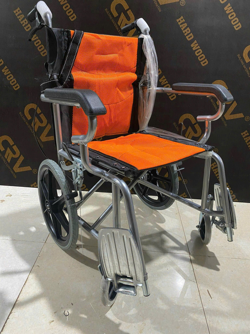 Xe lăn dành cho người khuyết tật và người cao tuổi